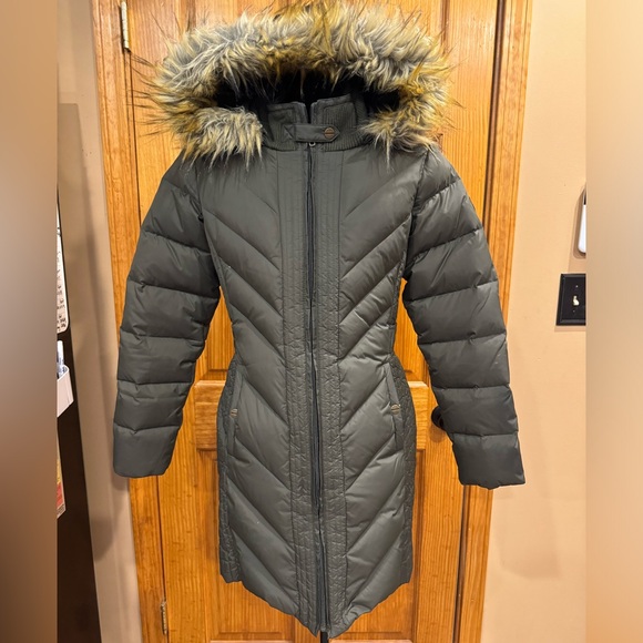 Larry Levine Women's Long Down Puffer Coat w/Side Tabs & Hood, XS, Army Green - Picture 15 of 16